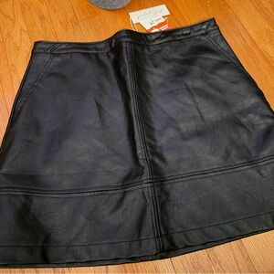 Petal & Pup Black Mini Skirt. NWT